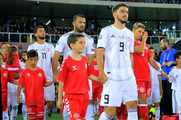 მაქსიმუმიდან, უფრო მეტის ზღვარზე... მაქსიმუმიდან, უფრო მეტის ზღვარზე...