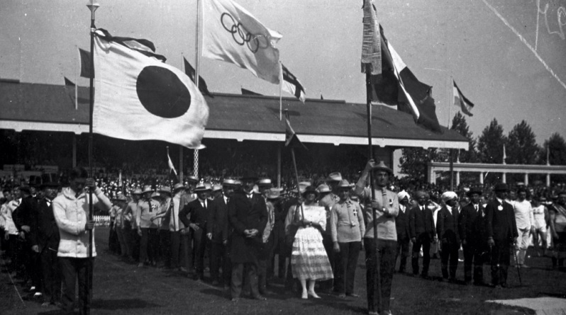 The Olympic flag was flown for the first time publicly at the 1920 Olympic Games in Antwerp ©IOC
