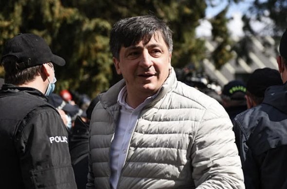 "ეს გამგეობა იმუშავებს, სანამ ის კლუბების მიერ წარდგენილი კანდიდატებით არ დაკომპლექტებდა" "ეს გამგეობა იმუშავებს, სანამ ის კლუბების მიერ წარდგენილი კანდიდატებით არ დაკომპლექტებდა"