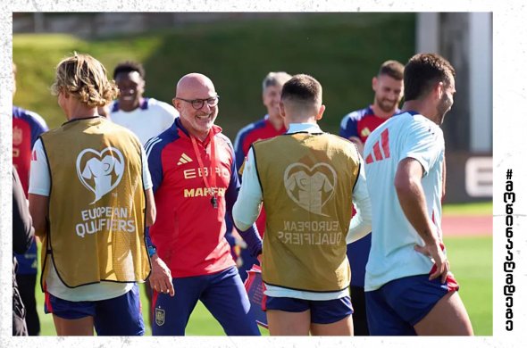 დე ლა ფუენტე ამბობს რომ ორი-სამი ესპანეთის ნაკრების ყოლა შეუძლია