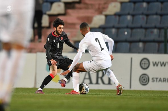 21-წლამდების წლის ბოლოს სპარინგის წინ 21-წლამდების წლის ბოლოს სპარინგის წინ