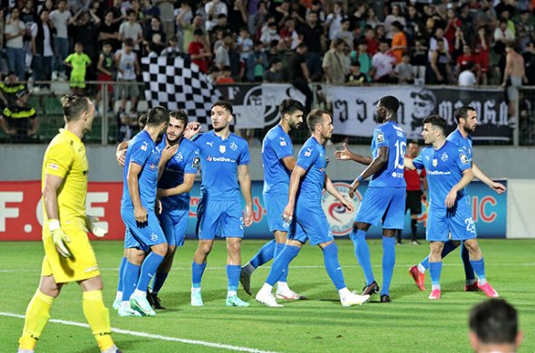 „დინამო თბილისმა“ ბათუმს ადგილი გაუცვალა „დინამო თბილისმა“ ბათუმს ადგილი გაუცვალა