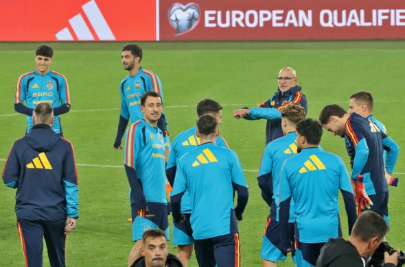 მოგებებს, „დიდ გუნდებს“ არ ურიგებენ, ფირიო როხა ხვალაც ცივსისხლიანად აპირებს ითამაშოს