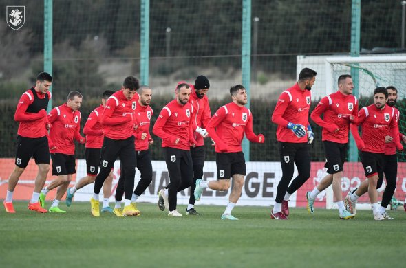 დღეს საქართველოს საფეხბურთო ნაკრები აბუ დაბიში გაემგზავრა დღეს საქართველოს საფეხბურთო ნაკრები აბუ დაბიში გაემგზავრა