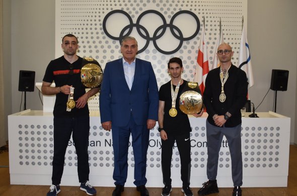 ლერი ხაბელოვი წარმატებულ მოკრივეებს შეხვდა ლერი ხაბელოვი წარმატებულ მოკრივეებს შეხვდა