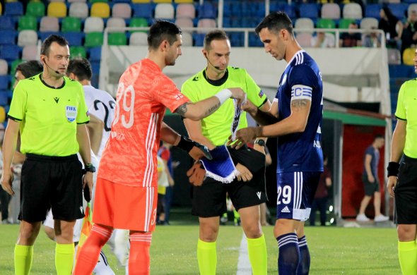 ორ დღეში გუნდი არ შენდება ორ დღეში გუნდი არ შენდება