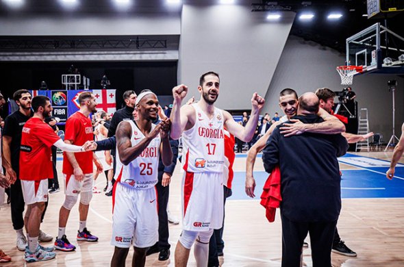 ვიკინგებმა ჯვაროსნებს დაუთმეს! ვიკინგებმა ჯვაროსნებს დაუთმეს!