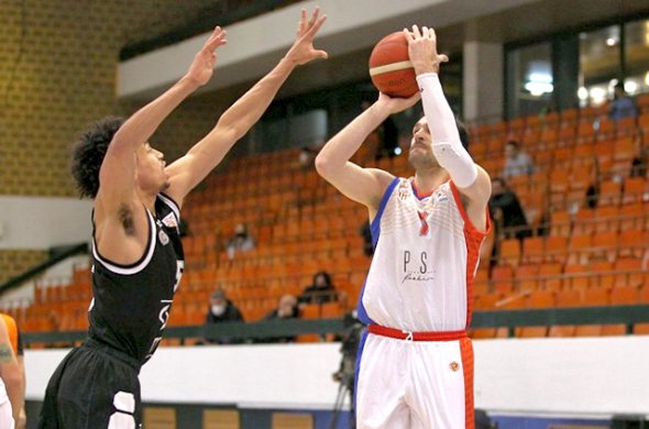 დუდა სანაძე მოედანს დაუბრუნდა დუდა სანაძე მოედანს დაუბრუნდა
