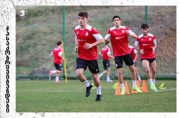 19-ში, 19 საათზე, 19-წლამდე - ევროპის ჩემპიონატამდე დარჩენილია სამი მოსაგები თამაში 19-ში, 19 საათზე, 19-წლამდე - ევროპის ჩემპიონატამდე დარჩენილია სამი მოსაგები თამაში